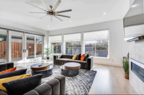 New. The Sunset Villa. Centrally located. Pool. Game Room.